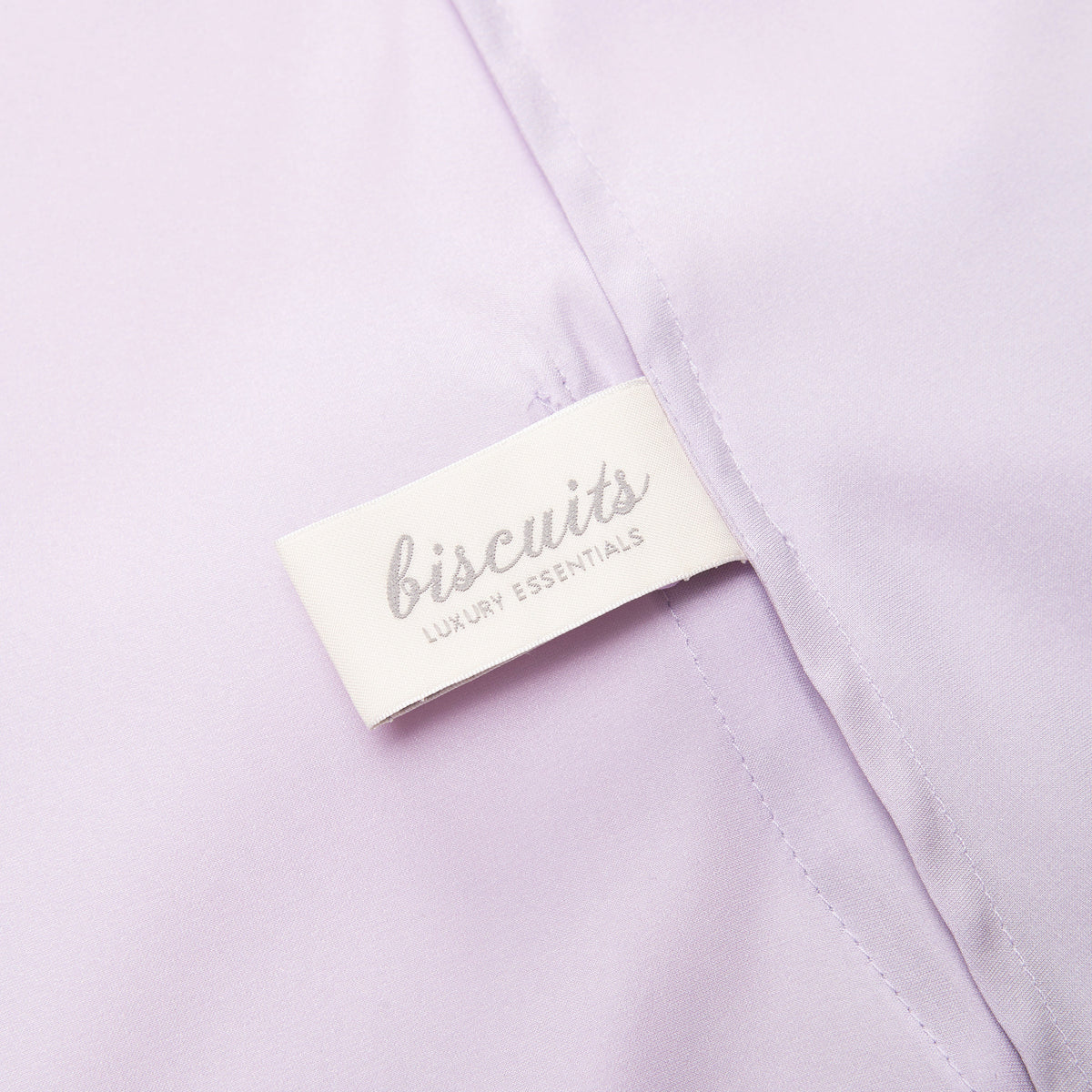 Pyjama Henry von biscuits. luxury essentials