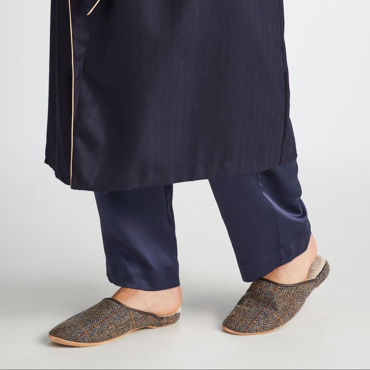 Men's Slipper "Harris Tweed Sheepskin" von Derek Rose