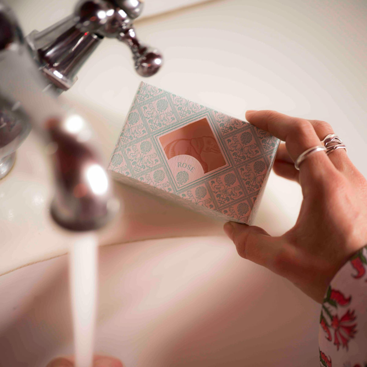 Rose L'Elephant Soap von Archivist
