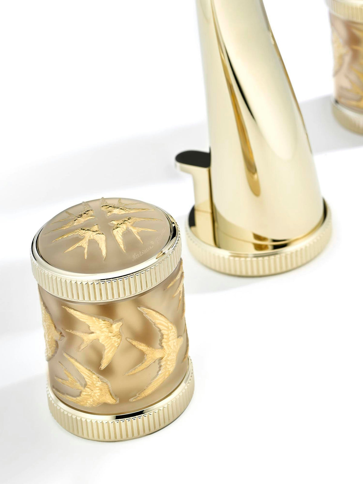 THG Hirondelles Dekor Gold – Kollektionsmotiv – andere Ausführung oder Detail/Zubehör / Ambiente – COLL_A4L_Diapo_01.jpg