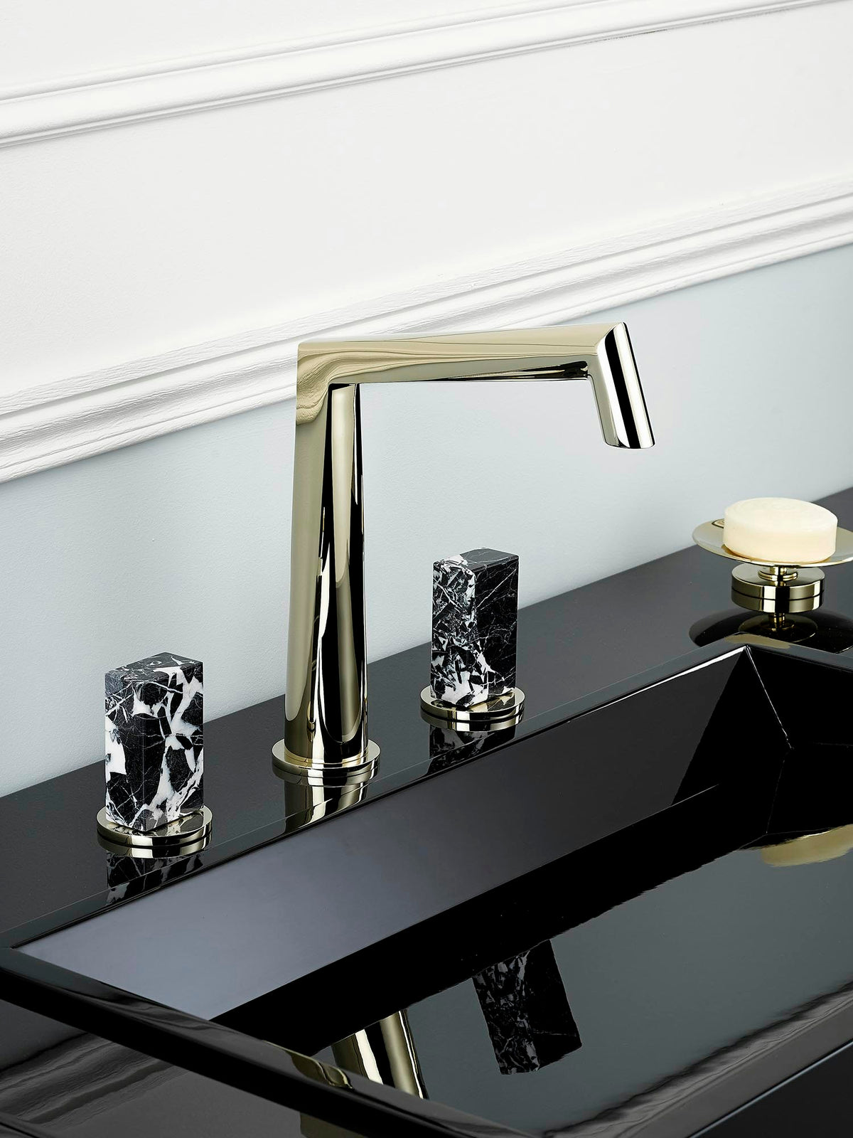 THG Montaigne Grand Antique Marmor – Lifestyle / Ambiente – COLL_G3R_Diapo_01.jpg