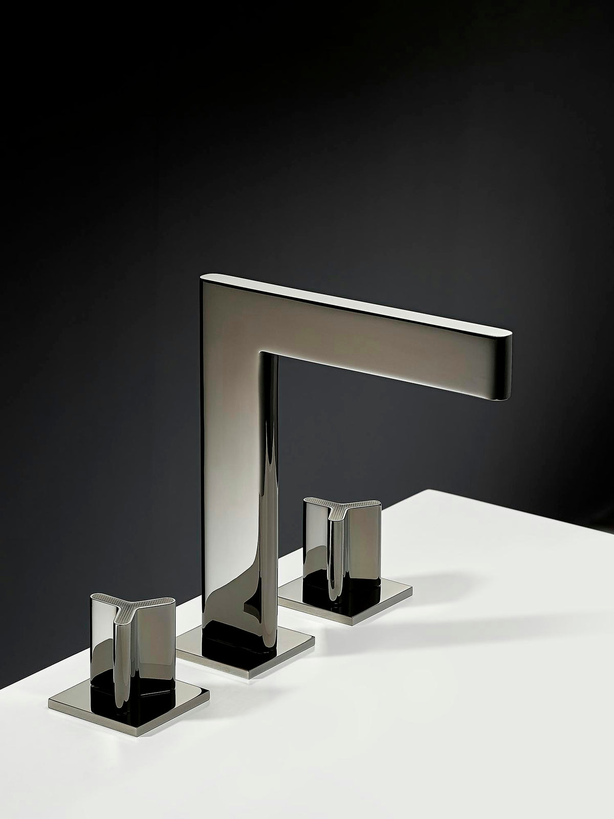 THG Icon-X Titan – Lifestyle / Ambiente – COLL_U7L_Diapo_01.jpg