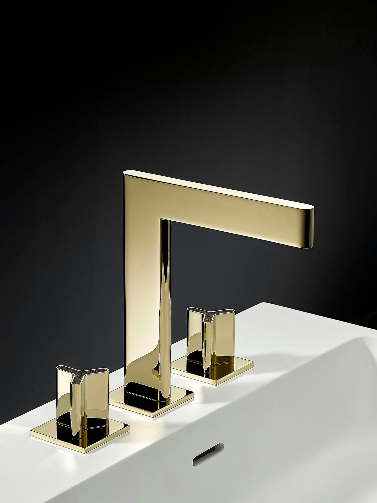 THG Icon-X Carbon Gold – Lifestyle / Ambiente – COLL_U7S_Diapo_01.jpg