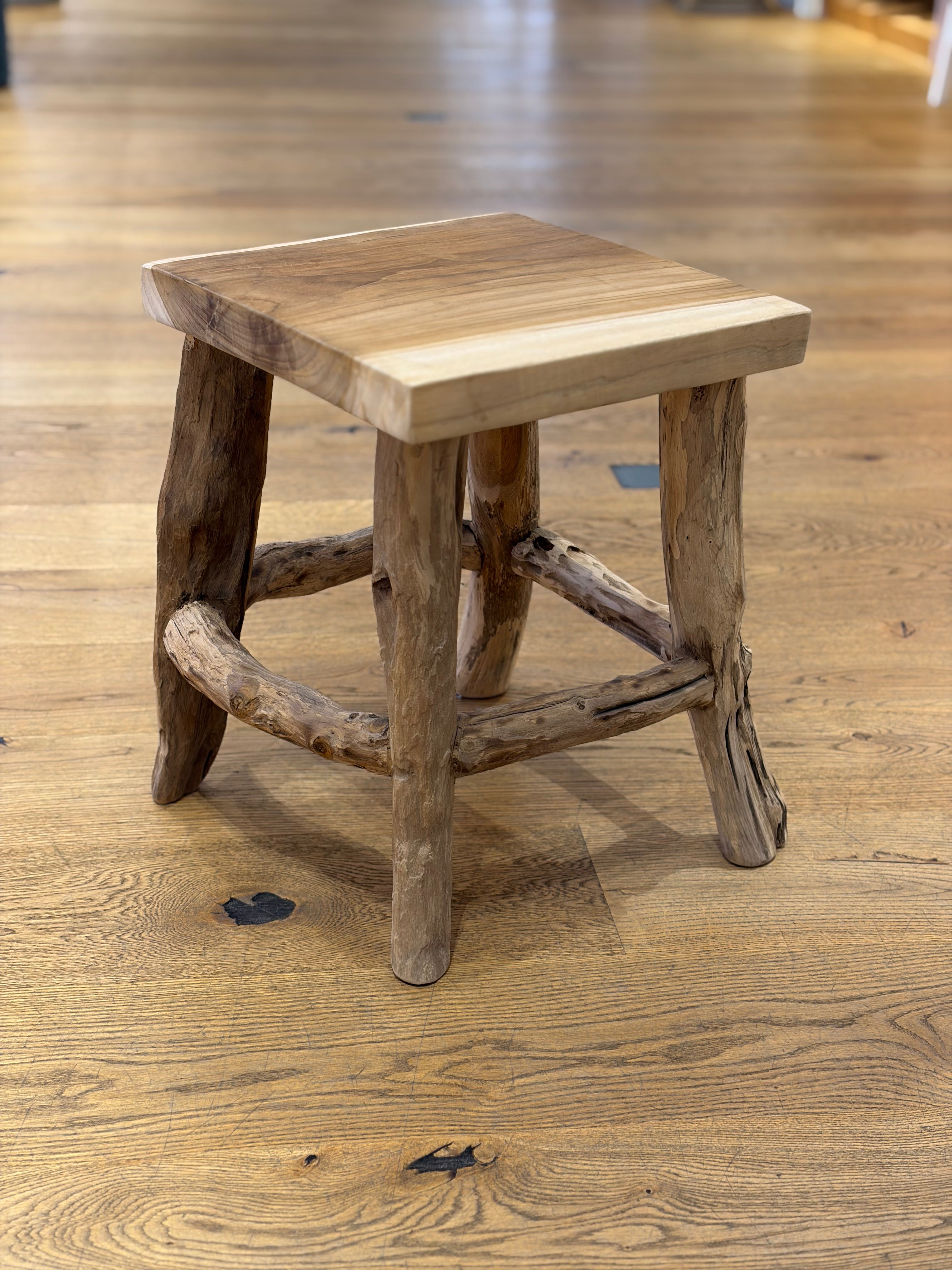 Hocker  "Holz" Quadratisch