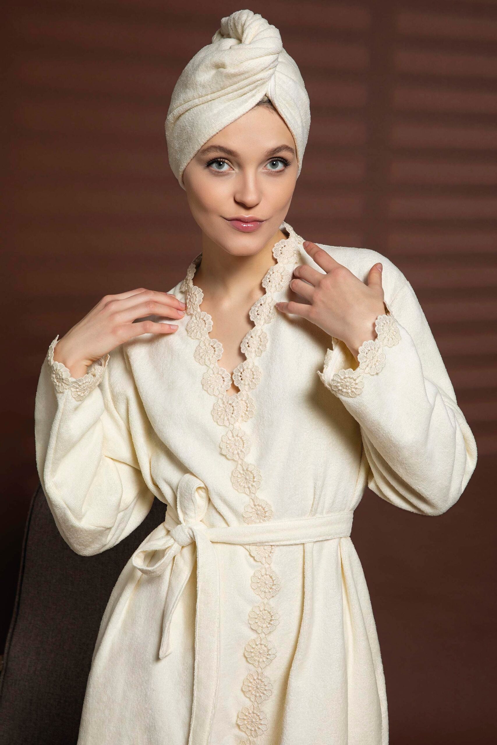 Bademantel "Makramee-Kimono"